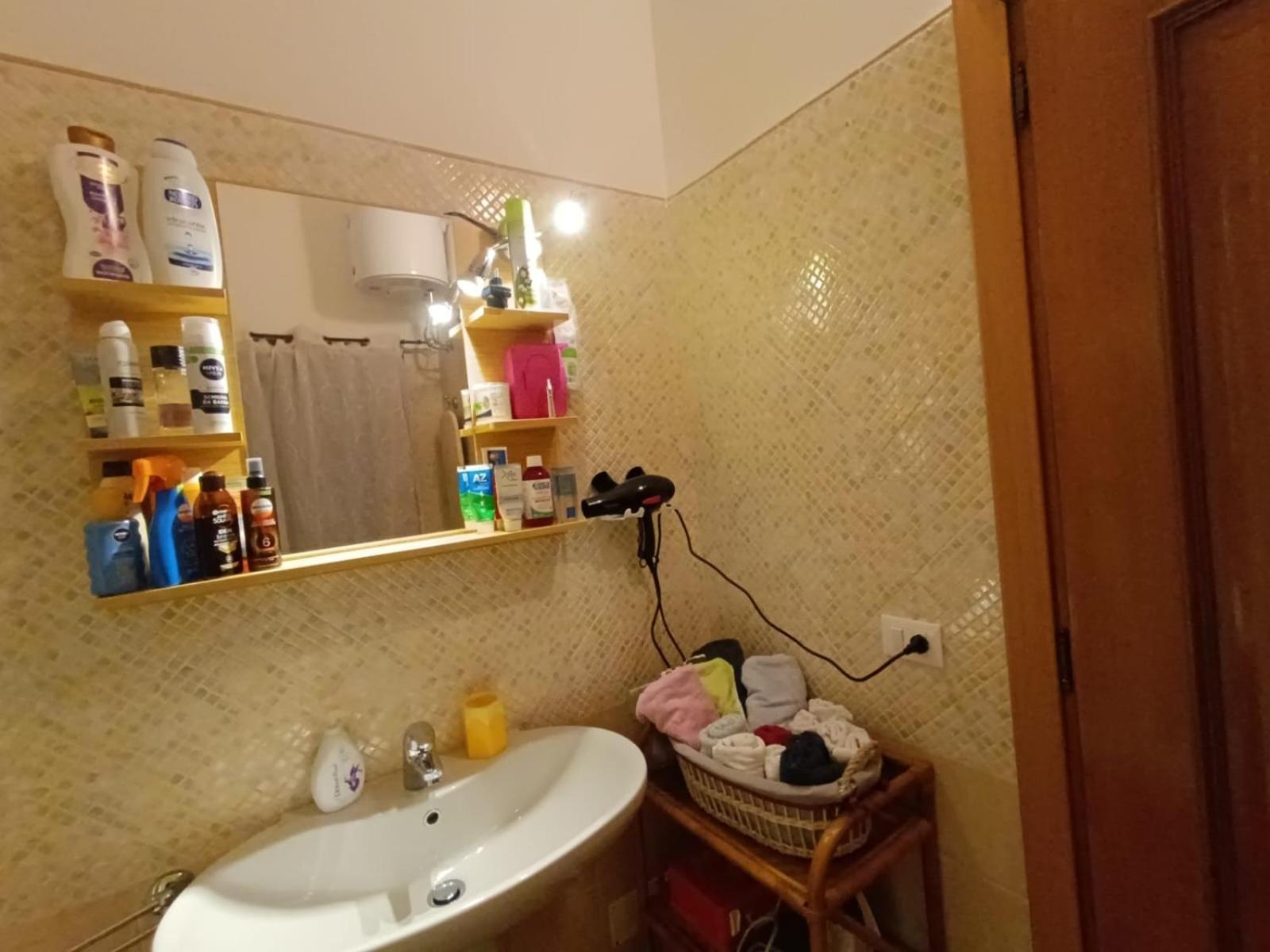 Orchidea Stanza Privata In Appartamento Condiviso "Sapori Di Mare" Cagliari Luaran gambar